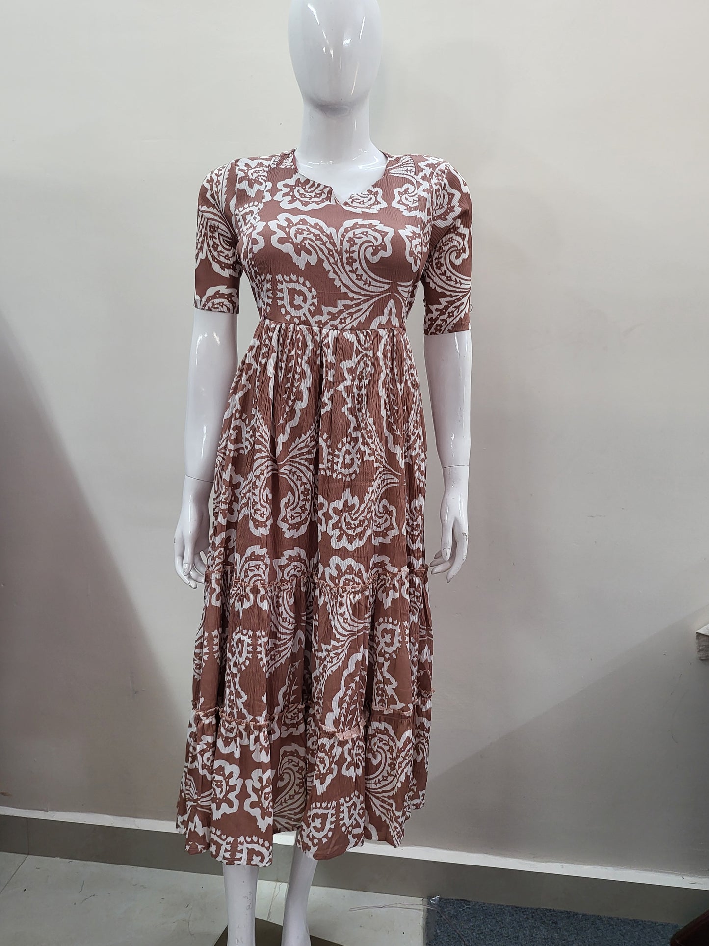 Deltacrepe feeding dresses cream