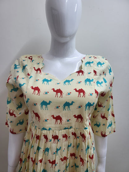Feeding frock camel