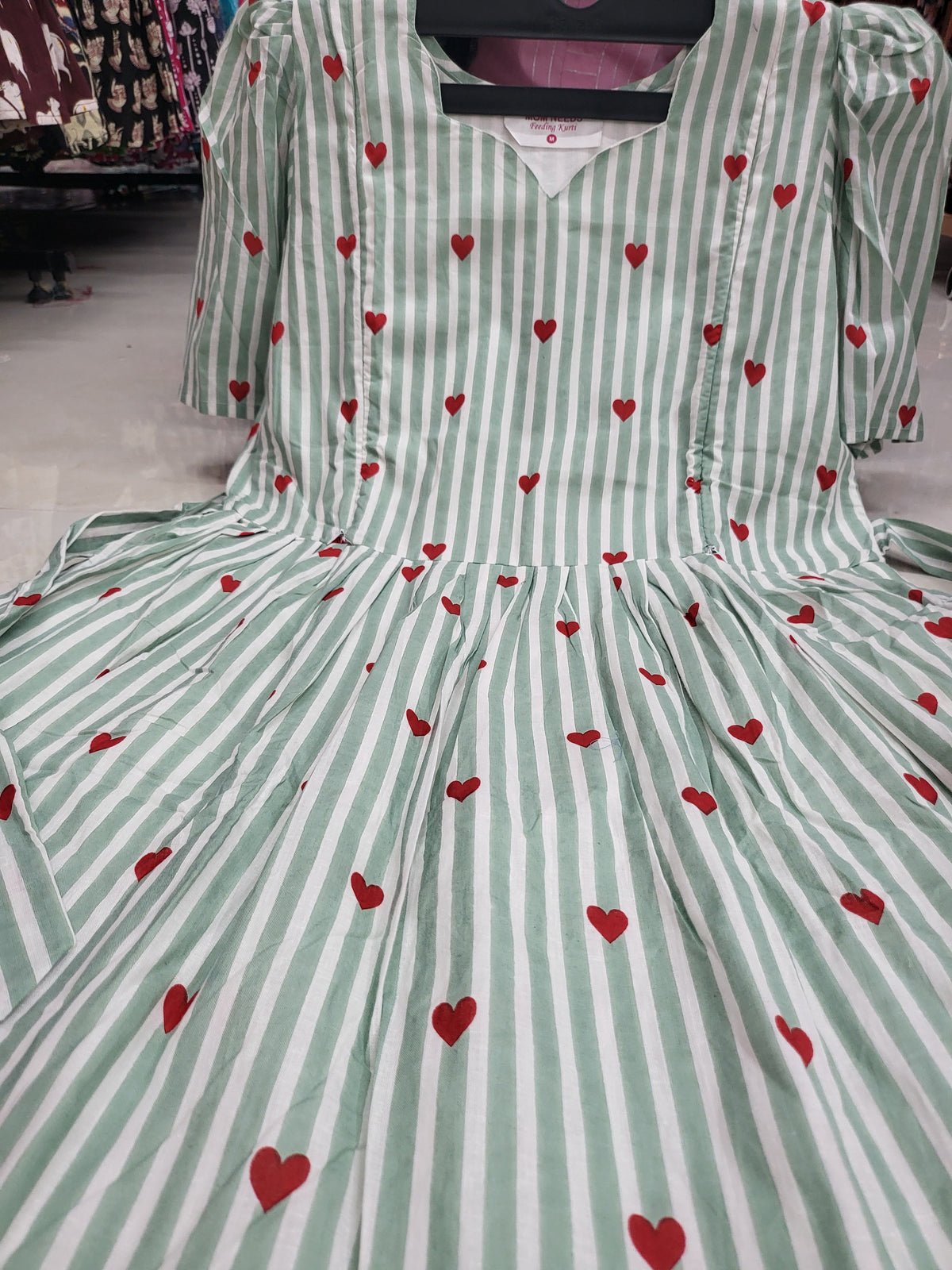 Feeding 1pc in Heart print pista