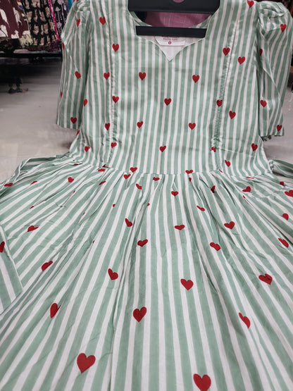 Feeding 1pc in Heart print pista