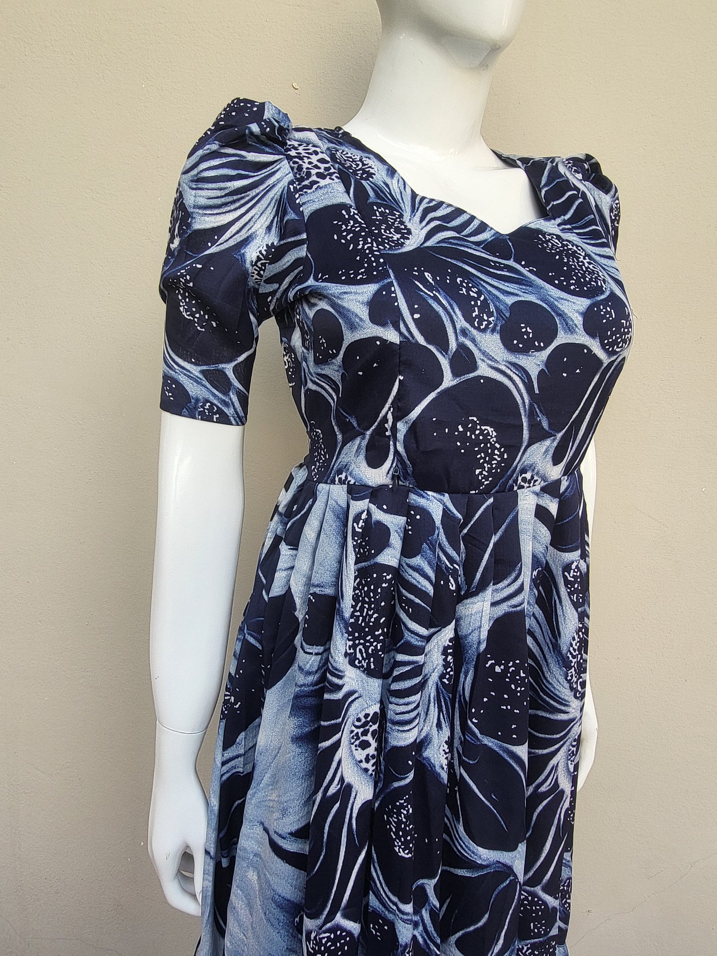 Deltacrepe feeding dresses