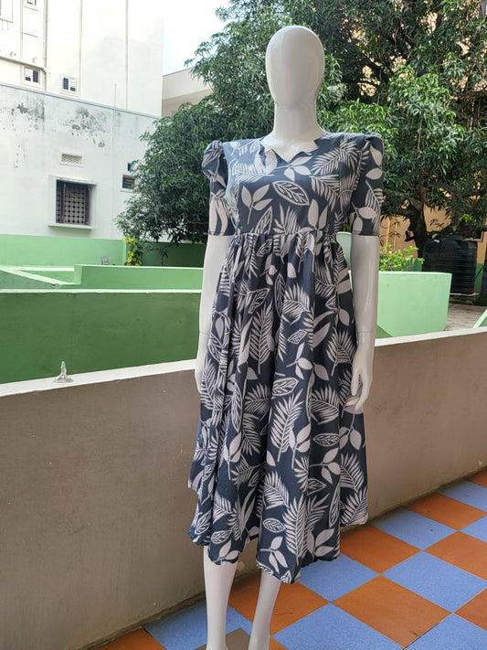 Deltacrepe feeding dresses