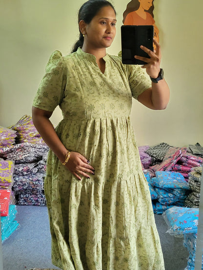 Hakoba feeding kurtis