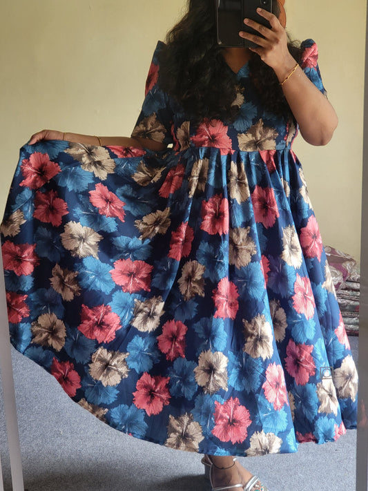 Deltacrepe feeding dresses