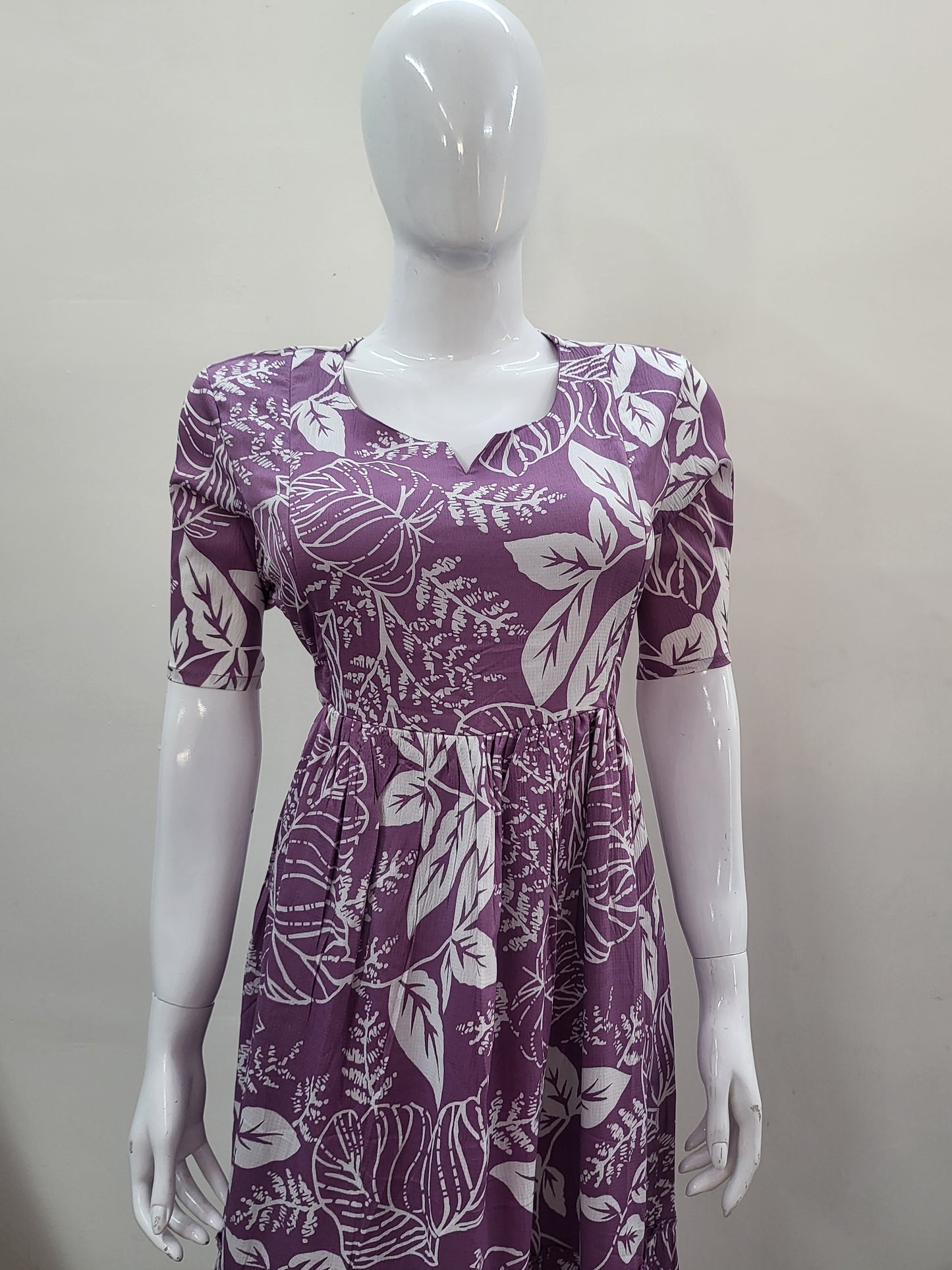 Deltacrepe feeding dresses