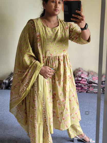 Embroidery work 3pc set in feeding