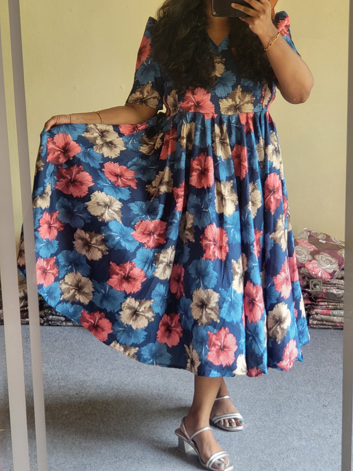 Deltacrepe feeding dresses