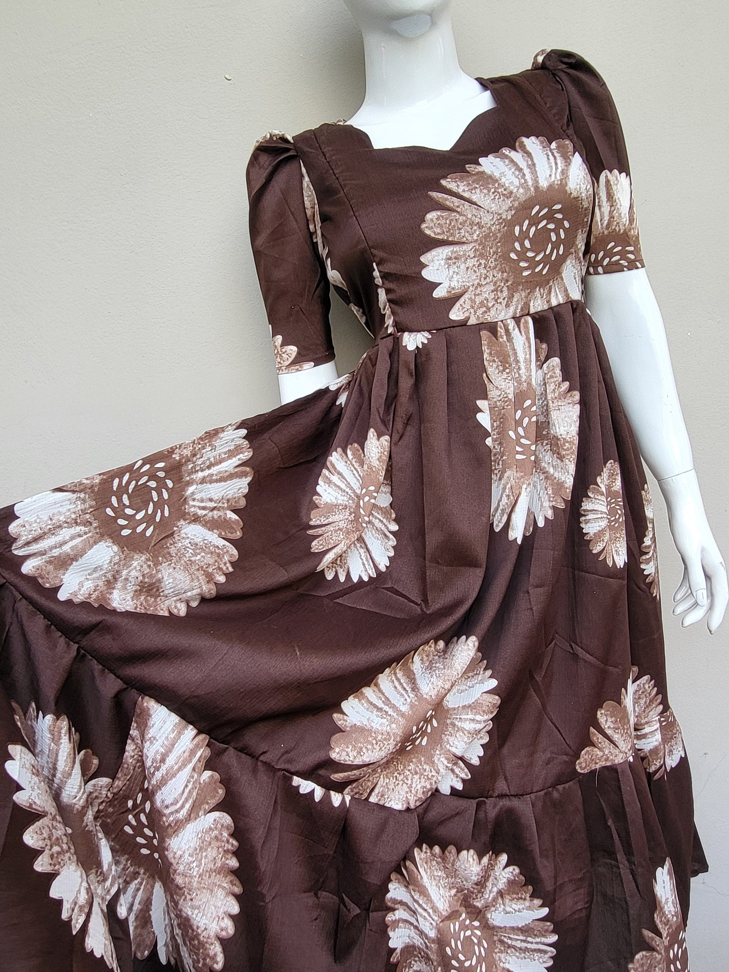 Deltacrepe feeding dresses