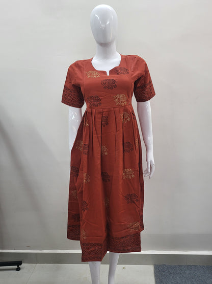 Handblock feeding Kurtis