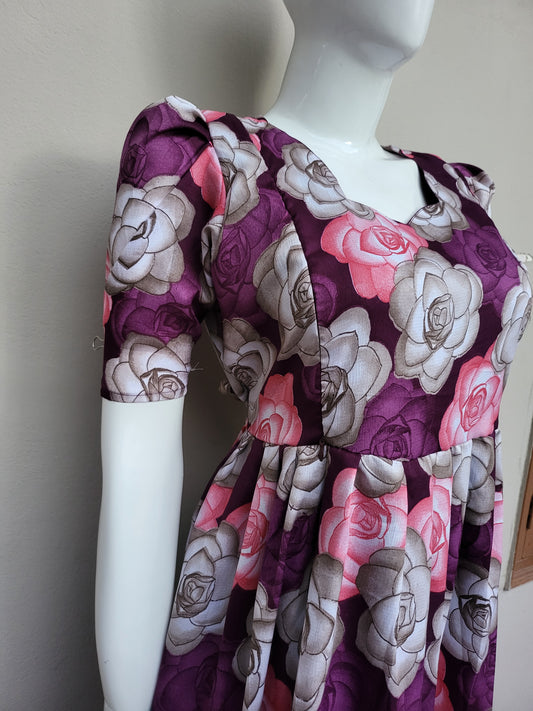 Deltacrepe feeding dresses