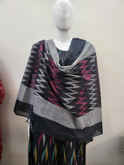Ikkat 2pc set feeding black stripes