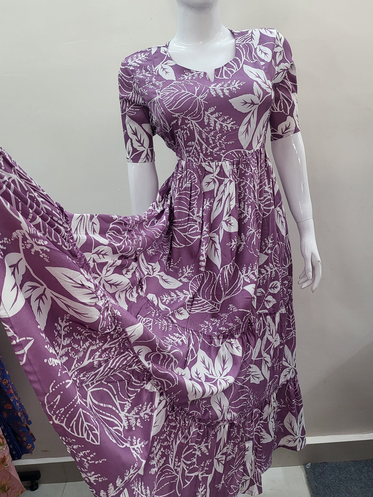 Deltacrepe feeding dresses