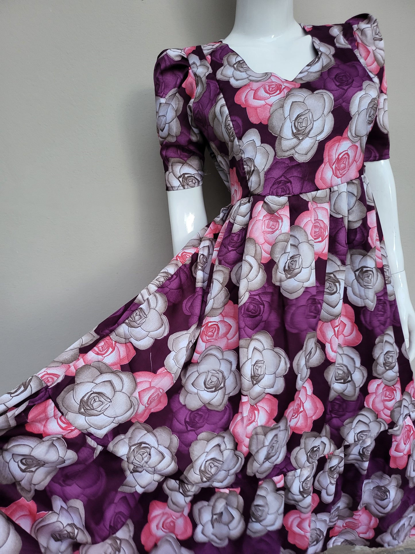 Deltacrepe feeding dresses