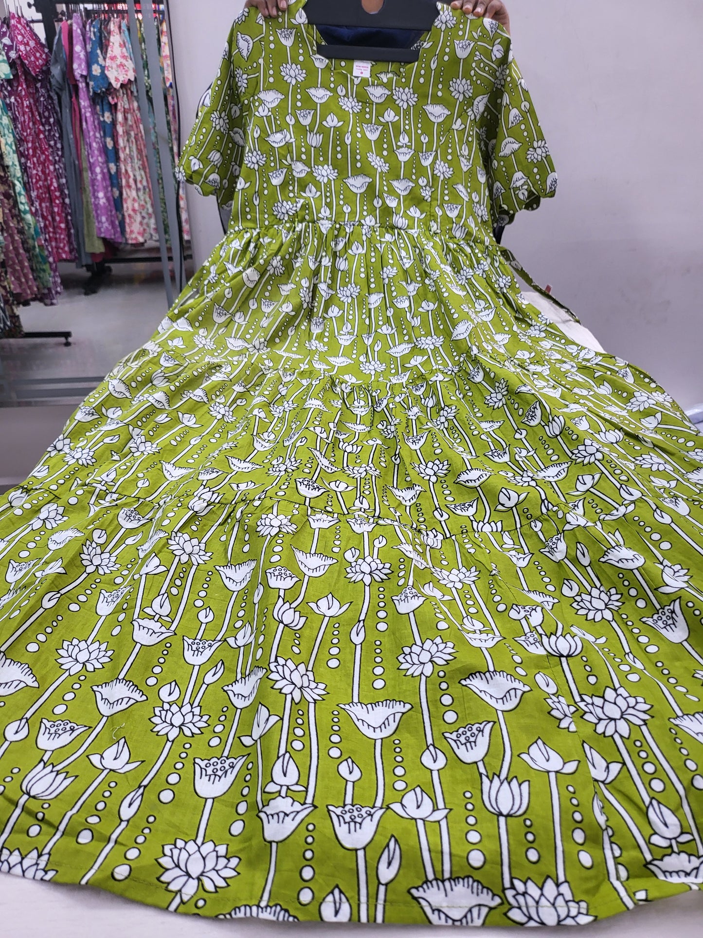 1049/- Kalamkaari feeding 089