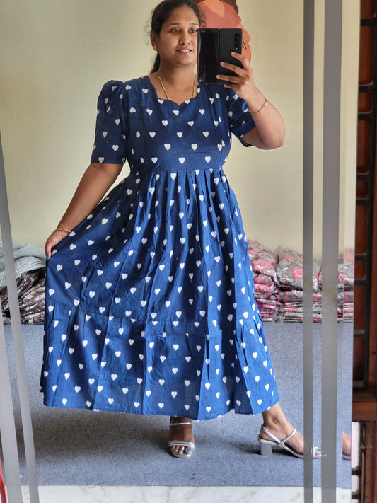 Heart print 1 tire feeding kurtis